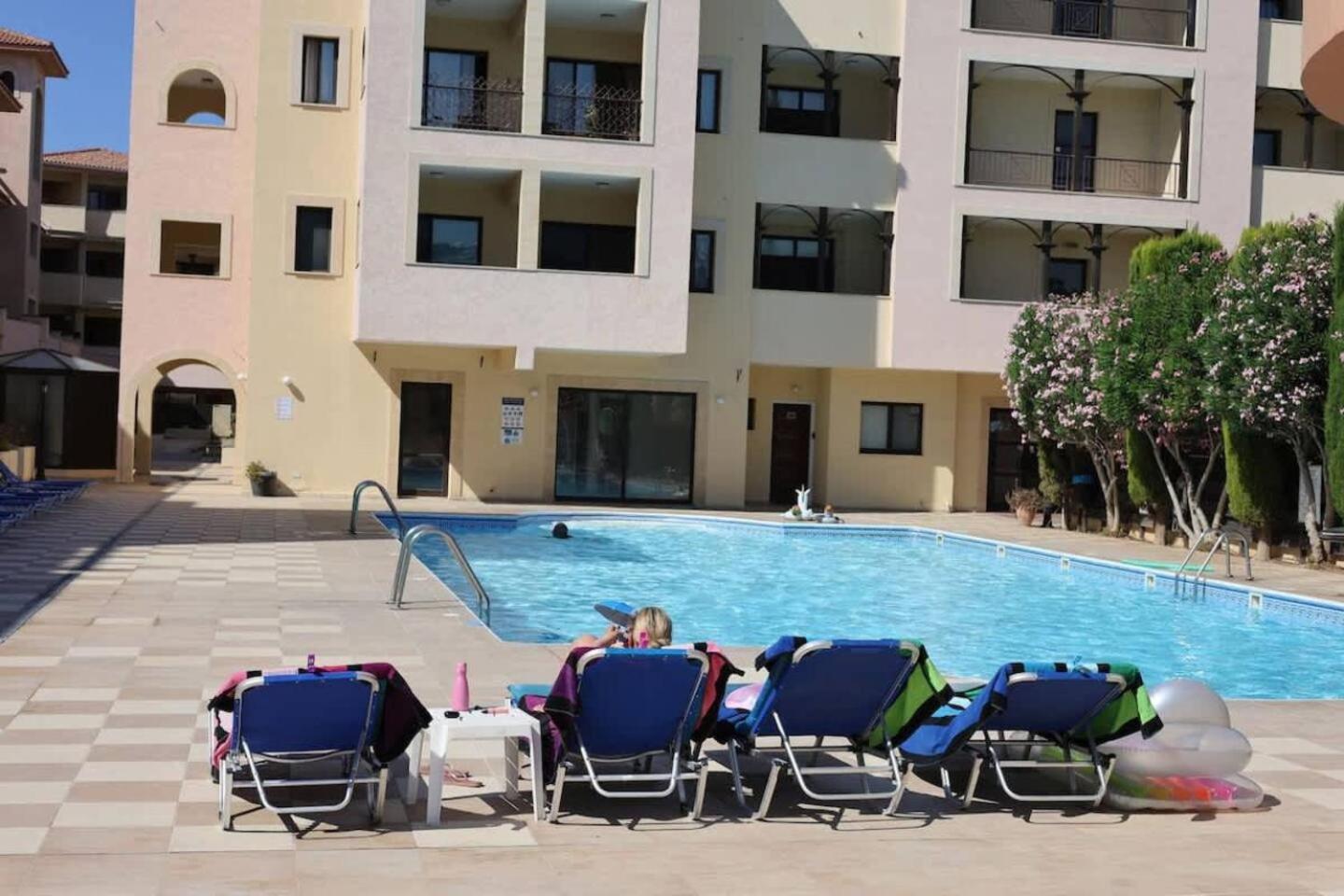 Queens Gardens Paradise Vip, Pool, Mall, Sea Paphos Exterior foto